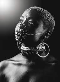 Exposição de fotos exalta a beleza negra das raízes africanas à modernidade de Nave do Conhecimento do Engenhão