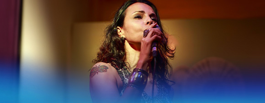 A BOSSA DE BARBARA MENDES NO BLUE NOTE - RJ