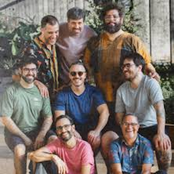 Móveis Coloniais de Acaju no Circo