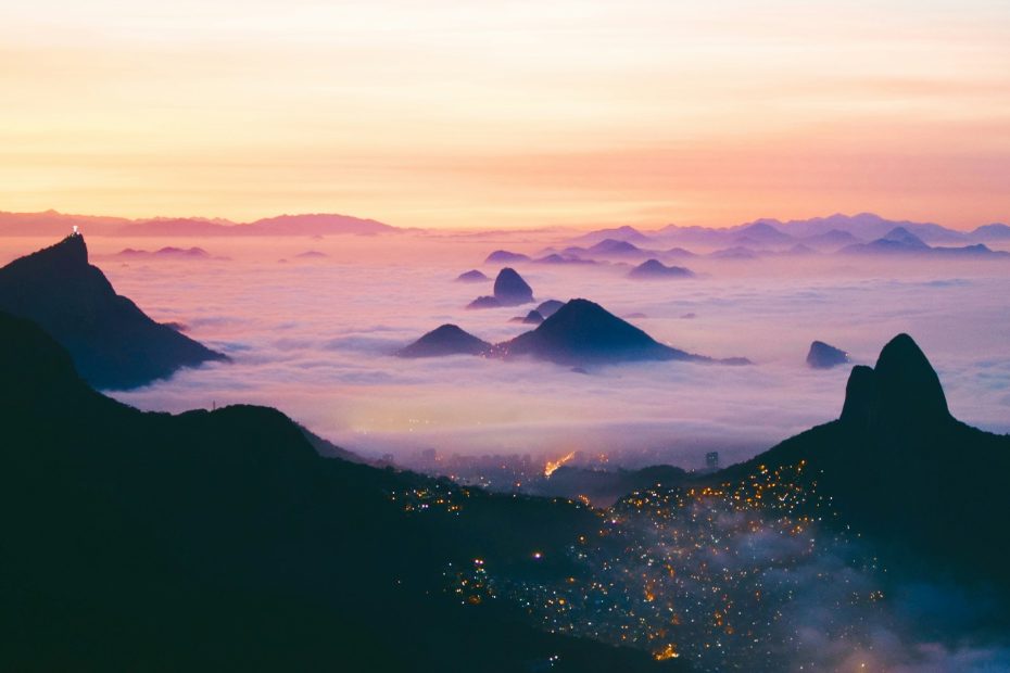Discover 30 secret and little-known places in Rio de Janeiro, with up-to-date museums, gardens, palaces, viewpoints and free tours.